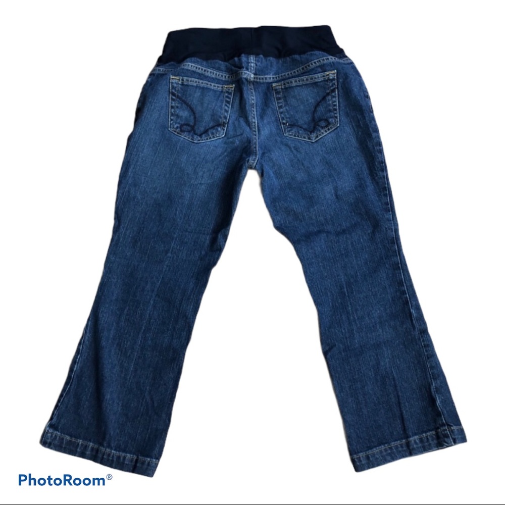 Maternity Capri jean shorts size 4 Liz Lange